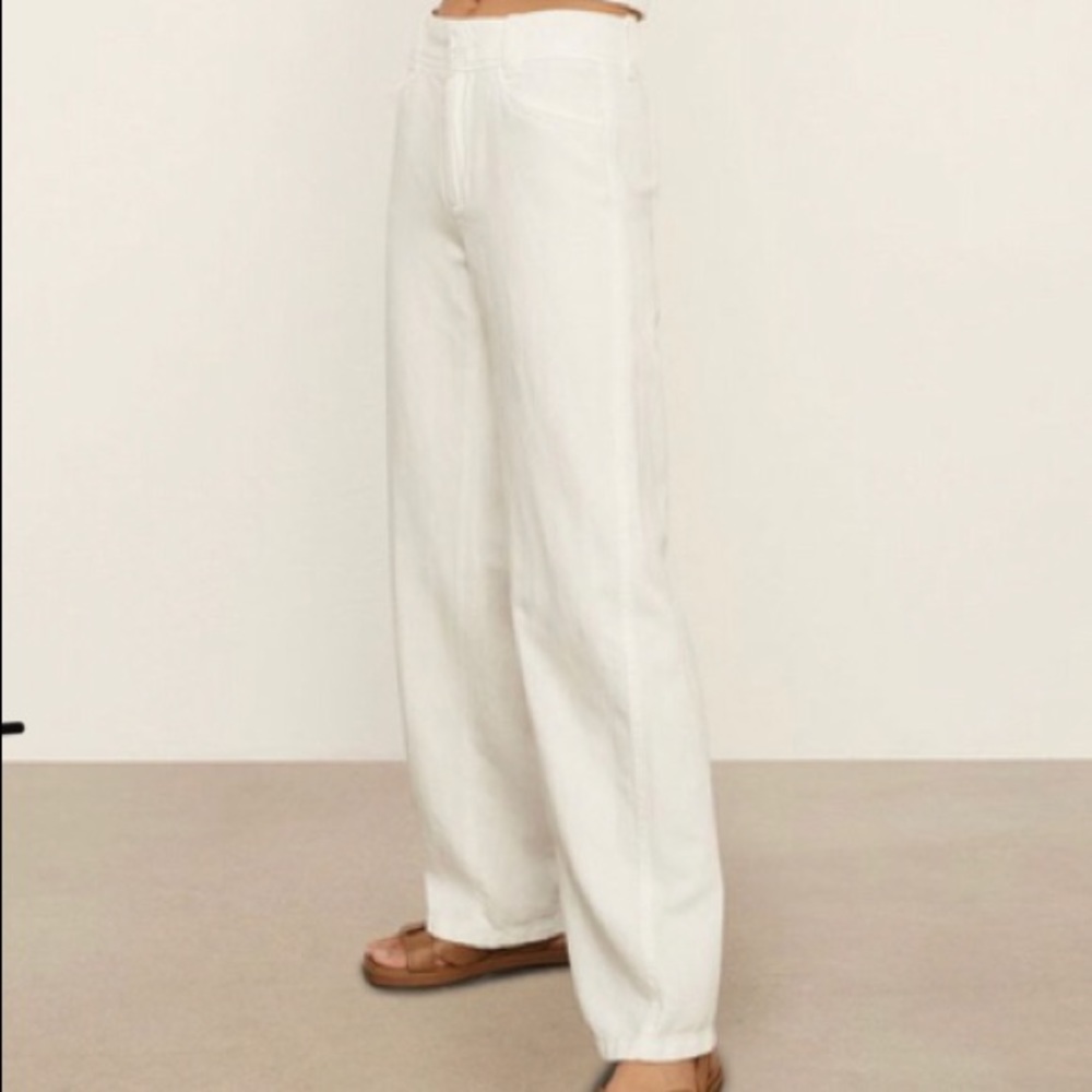 Vince. Off White Women’s Straight Leg Pants size12 Pockets/Brown Inner Lining.